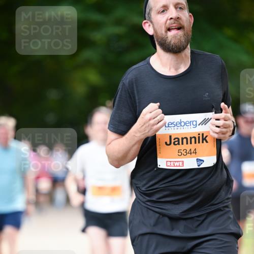 31.08.2025 - 21. Blankeneser Heldenlauf Dr. Thomas Lammeyer http://msf.ph/oto/8644848 31.08.2025 11:14:26 Laufen 5344 meine-sportfotos.de