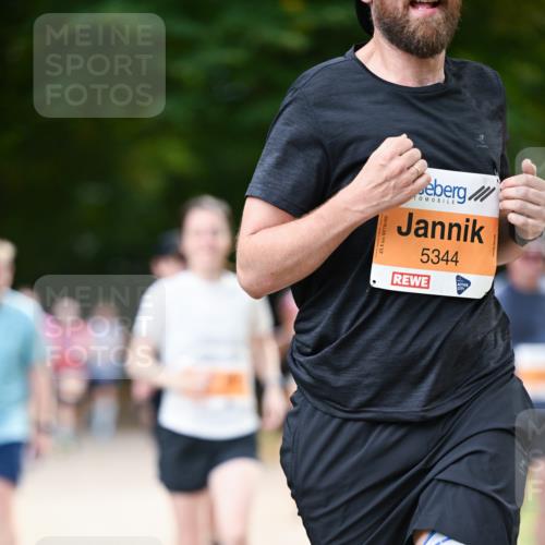 31.08.2025 - 21. Blankeneser Heldenlauf Dr. Thomas Lammeyer http://msf.ph/oto/8644851 31.08.2025 11:14:26 Laufen 21, 1, 5344 meine-sportfotos.de