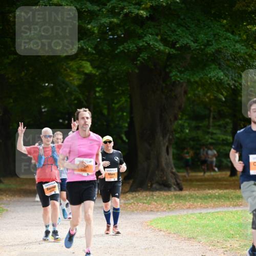 31.08.2025 - 21. Blankeneser Heldenlauf Dr. Thomas Lammeyer http://msf.ph/oto/8644888 31.08.2025 11:14:31 Laufen 5449, 5480, 5693 meine-sportfotos.de