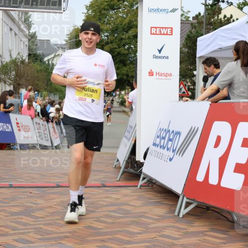 31.08.2025 - 21. Blankeneser Heldenlauf Strokosch-Dieckow http://msf.ph/oto/8644890 31.08.2025 10:23:27 Ziel 2643, 2525, 2471 meine-sportfotos.de