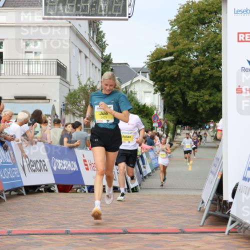 31.08.2025 - 21. Blankeneser Heldenlauf Strokosch-Dieckow http://msf.ph/oto/8644951 31.08.2025 10:23:25 Ziel 2508, 2643, 2525, 2471 meine-sportfotos.de