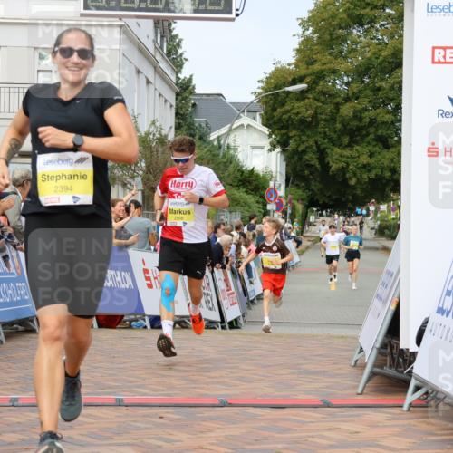 31.08.2025 - 21. Blankeneser Heldenlauf Strokosch-Dieckow http://msf.ph/oto/8644998 31.08.2025 10:23:16 Ziel 2293, 2508, 2643, 2394 meine-sportfotos.de