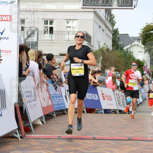 31.08.2025 - 21. Blankeneser Heldenlauf Strokosch-Dieckow http://msf.ph/oto/8645016 31.08.2025 10:23:16 Ziel 2293, 2508, 2643, 2394 meine-sportfotos.de