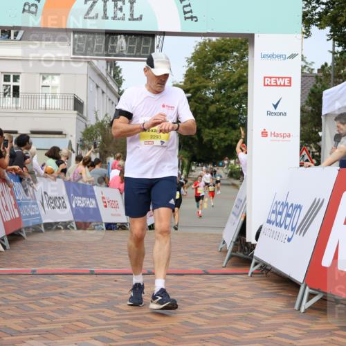31.08.2025 - 21. Blankeneser Heldenlauf Strokosch-Dieckow http://msf.ph/oto/8645111 31.08.2025 10:23:11 Ziel 2654, 2701, 2293, 2394 meine-sportfotos.de