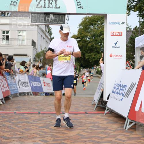 31.08.2025 - 21. Blankeneser Heldenlauf Strokosch-Dieckow http://msf.ph/oto/8645119 31.08.2025 10:23:11 Ziel 2654, 2701, 2293, 2394 meine-sportfotos.de