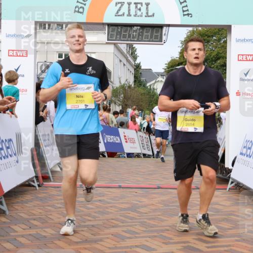 31.08.2025 - 21. Blankeneser Heldenlauf Strokosch-Dieckow http://msf.ph/oto/8645145 31.08.2025 10:23:07 Ziel 2654, 2701, 2293 meine-sportfotos.de