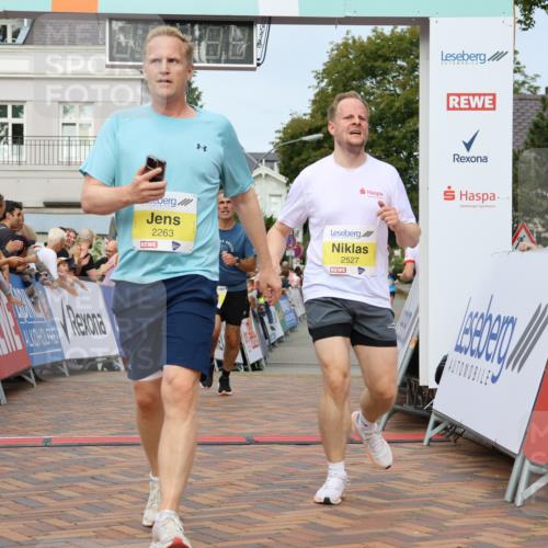 31.08.2025 - 21. Blankeneser Heldenlauf Strokosch-Dieckow http://msf.ph/oto/8645191 31.08.2025 10:22:58 Ziel 2723, 2527, 2295, 2642, 2263 meine-sportfotos.de
