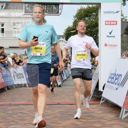 31.08.2025 - 21. Blankeneser Heldenlauf Strokosch-Dieckow http://msf.ph/oto/8645195 31.08.2025 10:22:57 Ziel 2723, 2527, 2295, 2642, 2263 meine-sportfotos.de