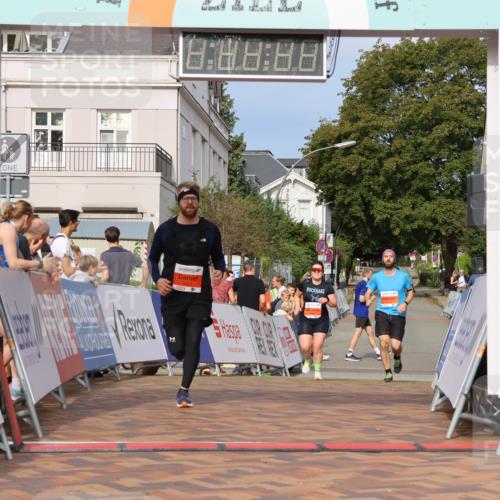 31.08.2025 - 21. Blankeneser Heldenlauf Strokosch-Dieckow http://msf.ph/oto/8645258 31.08.2025 09:58:25 Ziel 1135, 1134, 1021, 1089 meine-sportfotos.de