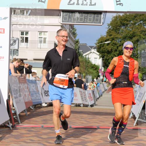 31.08.2025 - 21. Blankeneser Heldenlauf Strokosch-Dieckow http://msf.ph/oto/8645416 31.08.2025 09:57:06 Ziel 1068, 1067 meine-sportfotos.de