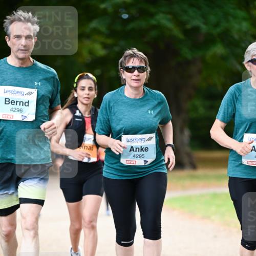 31.08.2025 - 21. Blankeneser Heldenlauf Dr. Thomas Lammeyer http://msf.ph/oto/8645480 31.08.2025 11:15:54 Laufen 4296, 4295, 4 meine-sportfotos.de