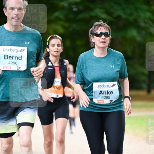 31.08.2025 - 21. Blankeneser Heldenlauf Dr. Thomas Lammeyer http://msf.ph/oto/8645486 31.08.2025 11:15:55 Laufen 4296, 5422, 4295 meine-sportfotos.de