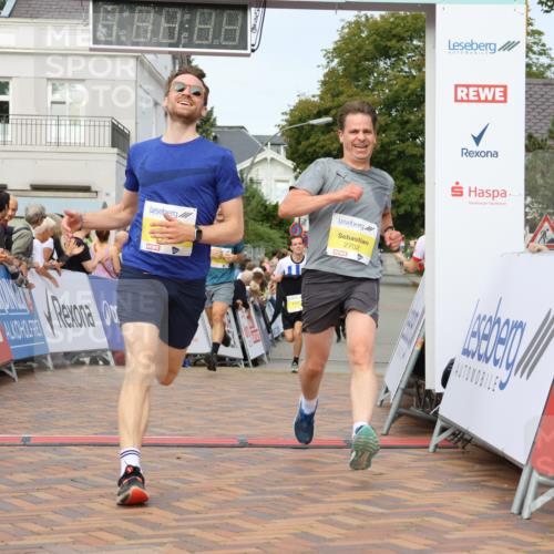 31.08.2025 - 21. Blankeneser Heldenlauf Strokosch-Dieckow http://msf.ph/oto/8645545 31.08.2025 10:22:30 Ziel 2702, 2722, 2180, 2017, 2476 meine-sportfotos.de