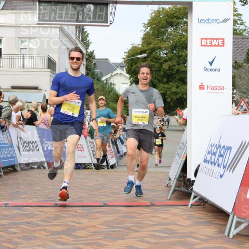 31.08.2025 - 21. Blankeneser Heldenlauf Strokosch-Dieckow http://msf.ph/oto/8645586 31.08.2025 10:22:29 Ziel 2702, 2722, 2180, 2017, 2476 meine-sportfotos.de