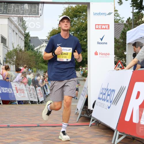 31.08.2025 - 21. Blankeneser Heldenlauf Strokosch-Dieckow http://msf.ph/oto/8645637 31.08.2025 10:22:24 Ziel 2180, 2535, 2536 meine-sportfotos.de