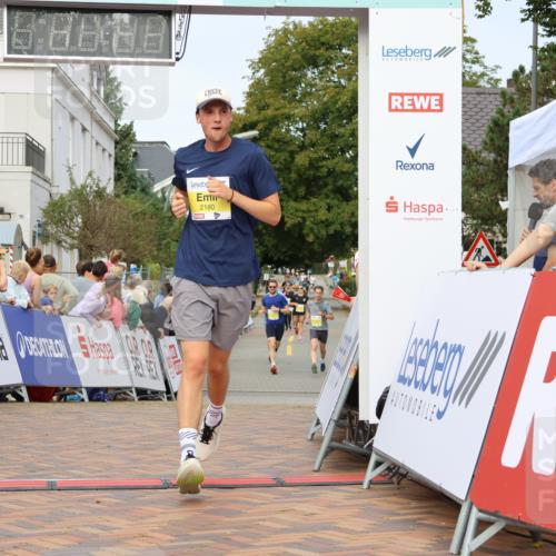 31.08.2025 - 21. Blankeneser Heldenlauf Strokosch-Dieckow http://msf.ph/oto/8645694 31.08.2025 10:22:24 Ziel 2180, 2535, 2536 meine-sportfotos.de