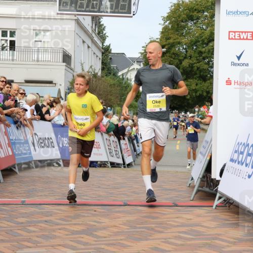 31.08.2025 - 21. Blankeneser Heldenlauf Strokosch-Dieckow http://msf.ph/oto/8645778 31.08.2025 10:22:18 Ziel 2676, 2535, 2536 meine-sportfotos.de
