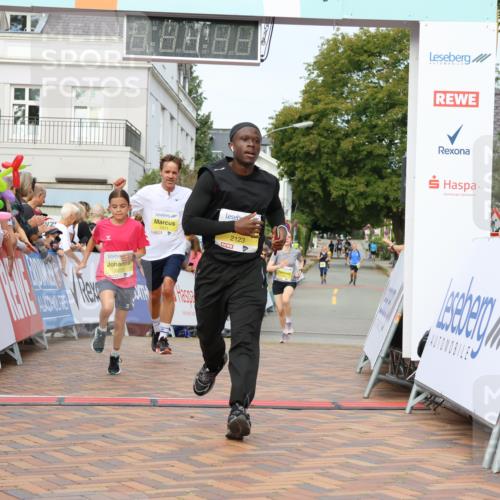 31.08.2025 - 21. Blankeneser Heldenlauf Strokosch-Dieckow http://msf.ph/oto/8646133 31.08.2025 10:21:54 Ziel 2720, 2526, 2123, 2272, 2271, 2273, 2408 meine-sportfotos.de