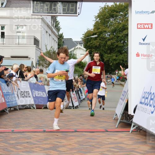 31.08.2025 - 21. Blankeneser Heldenlauf Strokosch-Dieckow http://msf.ph/oto/8646289 31.08.2025 10:21:50 Ziel 2720, 2526, 2123, 2273 meine-sportfotos.de