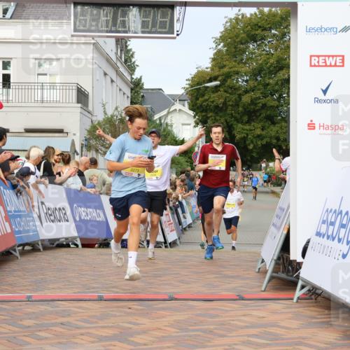 31.08.2025 - 21. Blankeneser Heldenlauf Strokosch-Dieckow http://msf.ph/oto/8646302 31.08.2025 10:21:50 Ziel 2720, 2526, 2123, 2273 meine-sportfotos.de