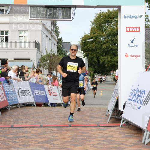 31.08.2025 - 21. Blankeneser Heldenlauf Strokosch-Dieckow http://msf.ph/oto/8646400 31.08.2025 10:21:29 Ziel 2738, 2392, 2427, 2051 meine-sportfotos.de