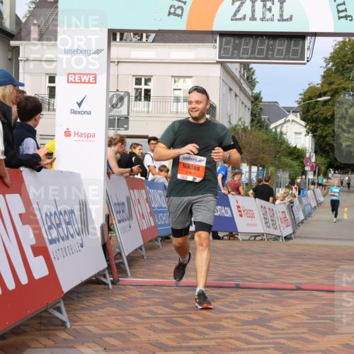 31.08.2025 - 21. Blankeneser Heldenlauf Strokosch-Dieckow http://msf.ph/oto/8646408 31.08.2025 09:52:58 Ziel 1058, 1061 meine-sportfotos.de