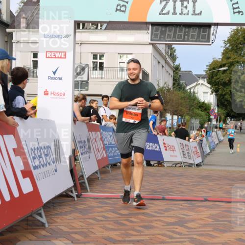 31.08.2025 - 21. Blankeneser Heldenlauf Strokosch-Dieckow http://msf.ph/oto/8646424 31.08.2025 09:52:58 Ziel 1058, 1061 meine-sportfotos.de