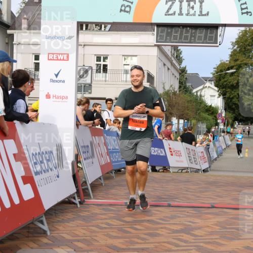 31.08.2025 - 21. Blankeneser Heldenlauf Strokosch-Dieckow http://msf.ph/oto/8646431 31.08.2025 09:52:58 Ziel 1058, 1061 meine-sportfotos.de