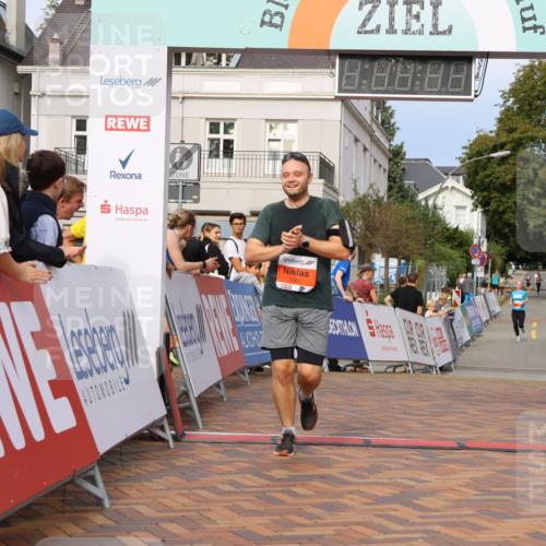 31.08.2025 - 21. Blankeneser Heldenlauf Strokosch-Dieckow http://msf.ph/oto/8646437 31.08.2025 09:52:58 Ziel 1058, 1061 meine-sportfotos.de
