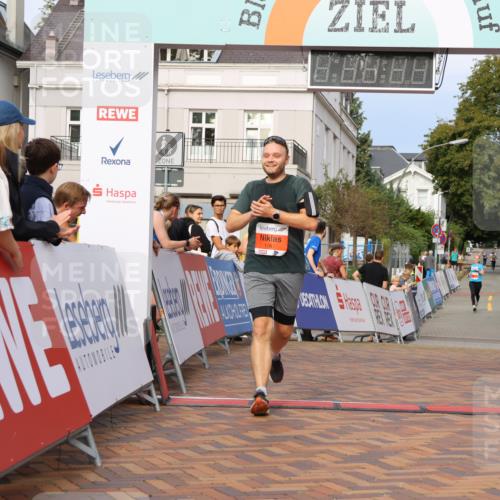 31.08.2025 - 21. Blankeneser Heldenlauf Strokosch-Dieckow http://msf.ph/oto/8646450 31.08.2025 09:52:58 Ziel 1058, 1061 meine-sportfotos.de