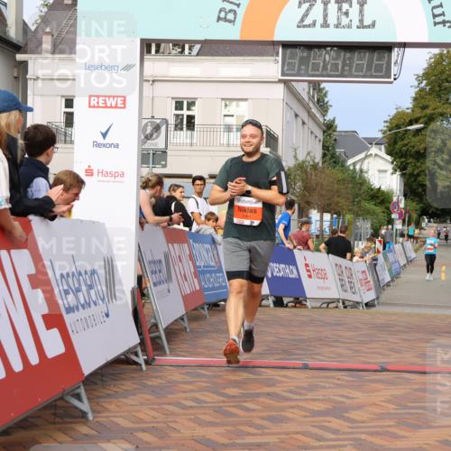 31.08.2025 - 21. Blankeneser Heldenlauf Strokosch-Dieckow http://msf.ph/oto/8646455 31.08.2025 09:52:58 Ziel 1058, 1061 meine-sportfotos.de
