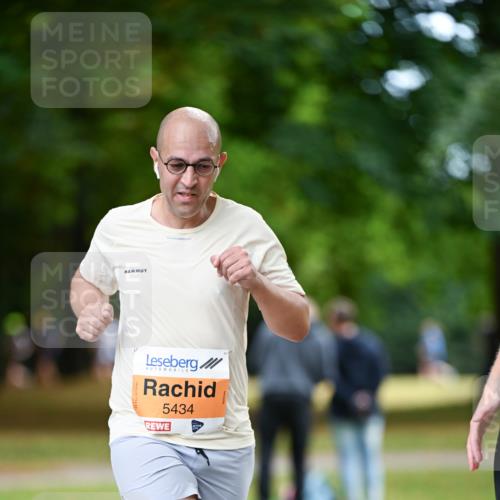 31.08.2025 - 21. Blankeneser Heldenlauf Dr. Thomas Lammeyer http://msf.ph/oto/8646467 31.08.2025 11:18:46 Laufen 5434 meine-sportfotos.de