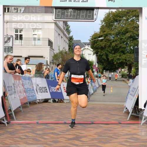 31.08.2025 - 21. Blankeneser Heldenlauf Strokosch-Dieckow http://msf.ph/oto/8646591 31.08.2025 09:52:43 Ziel 1169, 1092, 1170 meine-sportfotos.de