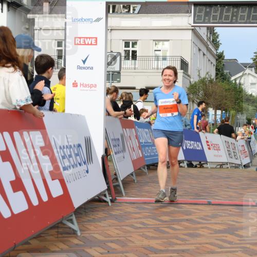31.08.2025 - 21. Blankeneser Heldenlauf Strokosch-Dieckow http://msf.ph/oto/8646704 31.08.2025 09:52:38 Ziel 1169, 1170 meine-sportfotos.de
