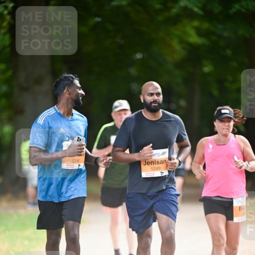 31.08.2025 - 21. Blankeneser Heldenlauf Dr. Thomas Lammeyer http://msf.ph/oto/8646865 31.08.2025 11:20:04 Laufen 5248, 5249 meine-sportfotos.de