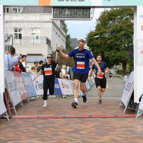 31.08.2025 - 21. Blankeneser Heldenlauf Strokosch-Dieckow http://msf.ph/oto/8647216 31.08.2025 09:50:05 Ziel 1176, 1102, 1103, 1043 meine-sportfotos.de