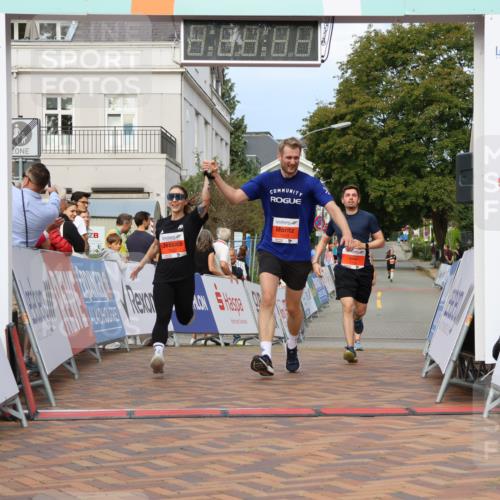 31.08.2025 - 21. Blankeneser Heldenlauf Strokosch-Dieckow http://msf.ph/oto/8647223 31.08.2025 09:50:05 Ziel 1176, 1102, 1103, 1043 meine-sportfotos.de