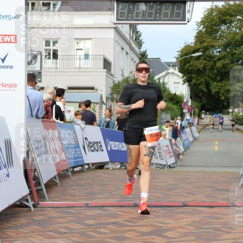 31.08.2025 - 21. Blankeneser Heldenlauf Strokosch-Dieckow http://msf.ph/oto/8647309 31.08.2025 09:49:46 Ziel 1003, 1069 meine-sportfotos.de