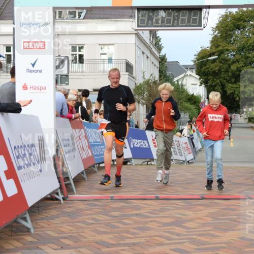 31.08.2025 - 21. Blankeneser Heldenlauf Strokosch-Dieckow http://msf.ph/oto/8647485 31.08.2025 09:49:15 Ziel 1045, 1028 meine-sportfotos.de