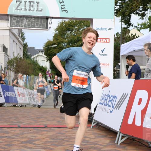 31.08.2025 - 21. Blankeneser Heldenlauf Strokosch-Dieckow http://msf.ph/oto/8647815 31.08.2025 09:48:45 Ziel 1171, 1128, 1129 meine-sportfotos.de