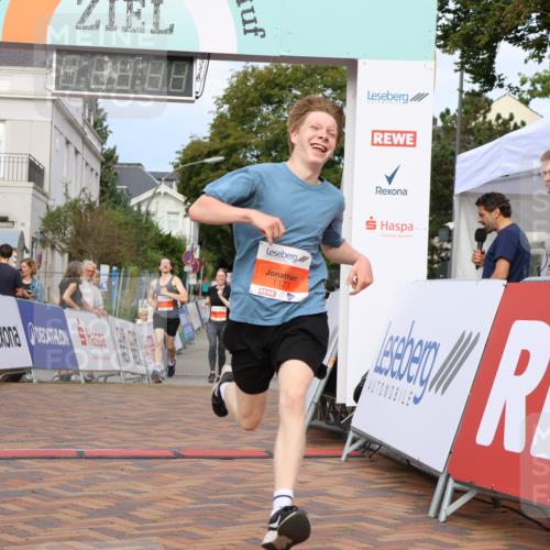 31.08.2025 - 21. Blankeneser Heldenlauf Strokosch-Dieckow http://msf.ph/oto/8647823 31.08.2025 09:48:45 Ziel 1171, 1128, 1129 meine-sportfotos.de