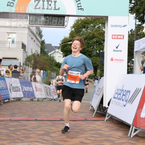 31.08.2025 - 21. Blankeneser Heldenlauf Strokosch-Dieckow http://msf.ph/oto/8647848 31.08.2025 09:48:44 Ziel 1171, 1128, 1129 meine-sportfotos.de