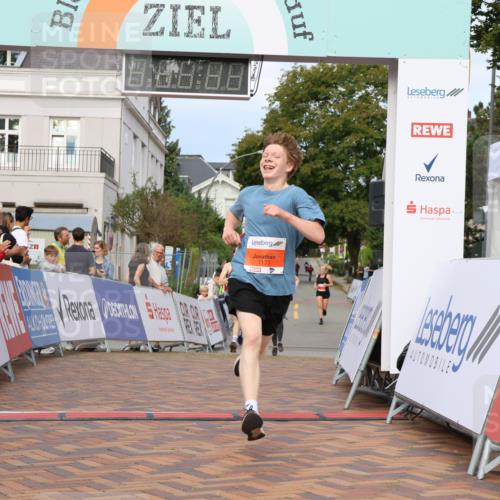 31.08.2025 - 21. Blankeneser Heldenlauf Strokosch-Dieckow http://msf.ph/oto/8647861 31.08.2025 09:48:44 Ziel 1171, 1128, 1129 meine-sportfotos.de