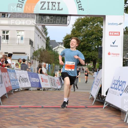 31.08.2025 - 21. Blankeneser Heldenlauf Strokosch-Dieckow http://msf.ph/oto/8647870 31.08.2025 09:48:44 Ziel 1171, 1128, 1129 meine-sportfotos.de