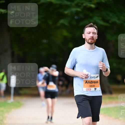 31.08.2025 - 21. Blankeneser Heldenlauf Dr. Thomas Lammeyer http://msf.ph/oto/8647875 31.08.2025 11:22:56 Laufen 5646 meine-sportfotos.de