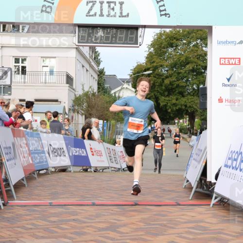 31.08.2025 - 21. Blankeneser Heldenlauf Strokosch-Dieckow http://msf.ph/oto/8647903 31.08.2025 09:48:44 Ziel 1171, 1128, 1129 meine-sportfotos.de