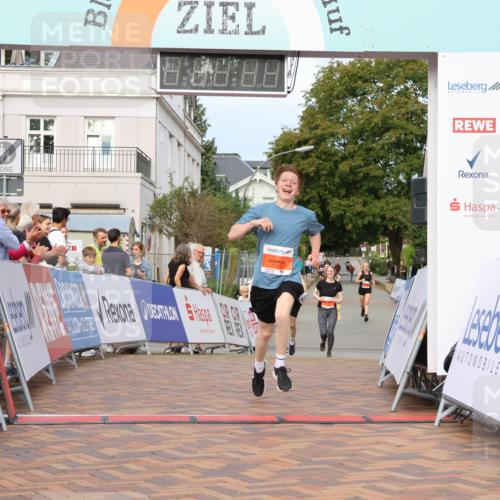 31.08.2025 - 21. Blankeneser Heldenlauf Strokosch-Dieckow http://msf.ph/oto/8647912 31.08.2025 09:48:44 Ziel 1171, 1128, 1129 meine-sportfotos.de