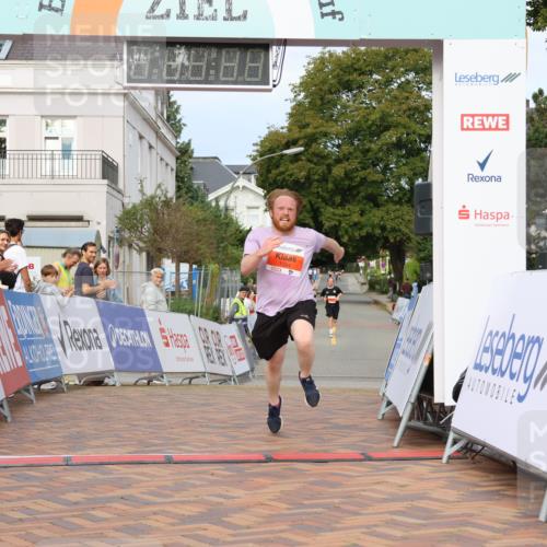 31.08.2025 - 21. Blankeneser Heldenlauf Strokosch-Dieckow http://msf.ph/oto/8648183 31.08.2025 09:47:55 Ziel 1086, 1094 meine-sportfotos.de