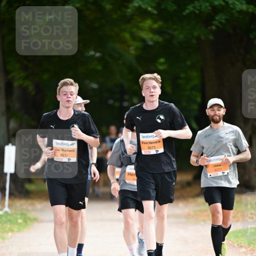 31.08.2025 - 21. Blankeneser Heldenlauf Dr. Thomas Lammeyer http://msf.ph/oto/8648320 31.08.2025 11:24:05 Laufen 5672, 5673, 4, 5777 meine-sportfotos.de