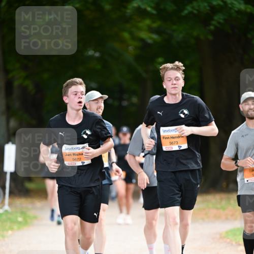 31.08.2025 - 21. Blankeneser Heldenlauf Dr. Thomas Lammeyer http://msf.ph/oto/8648330 31.08.2025 11:24:06 Laufen 5672, 5673, 52 meine-sportfotos.de